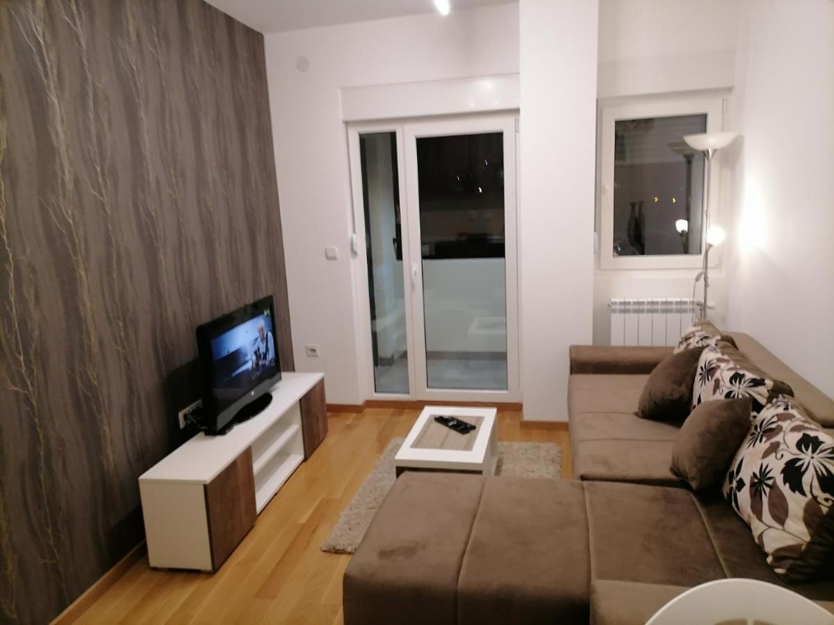 Apartman Ana Ni Exterior foto